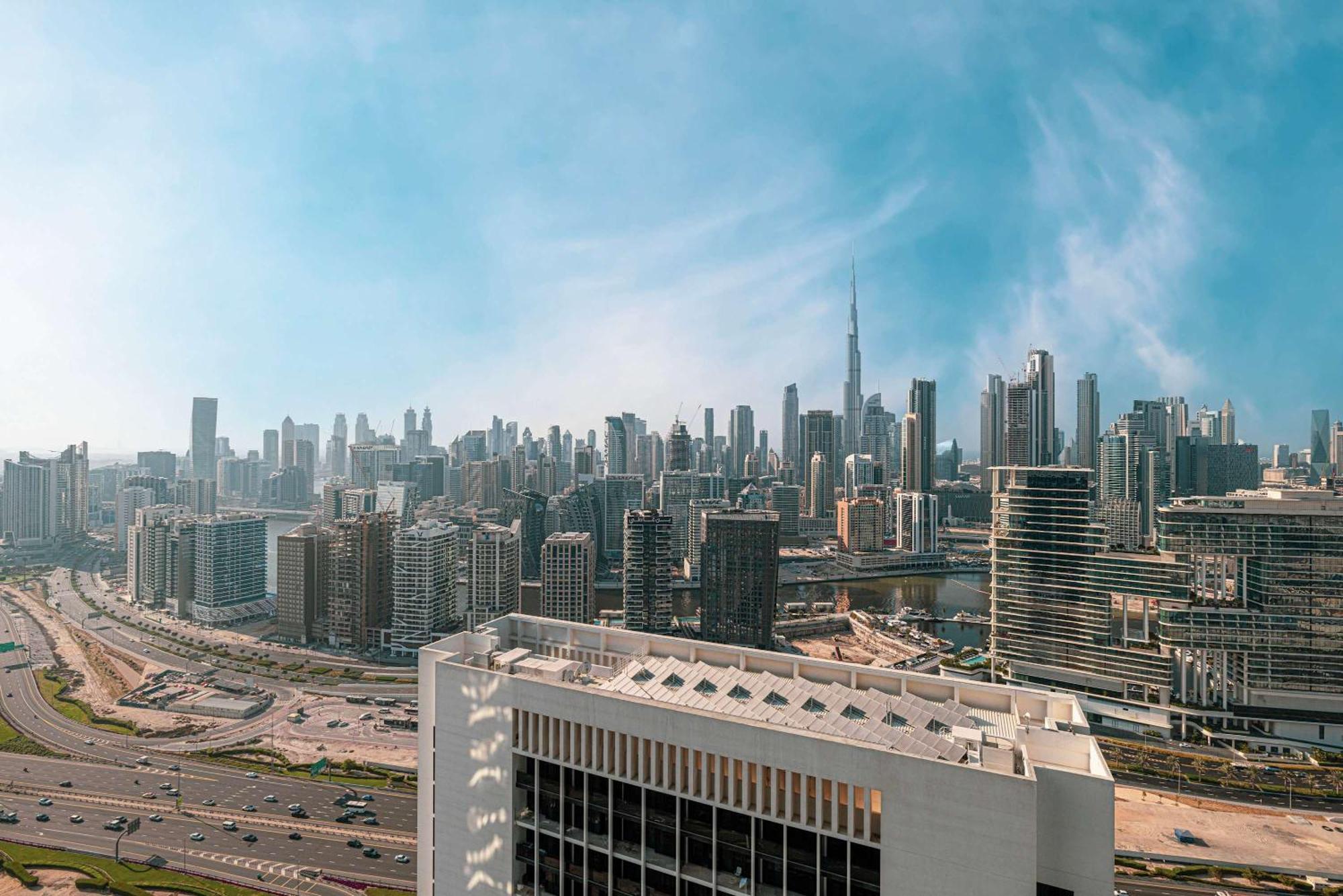 Modern 1-bedroom With Stunning Burj Khalifa And Views *