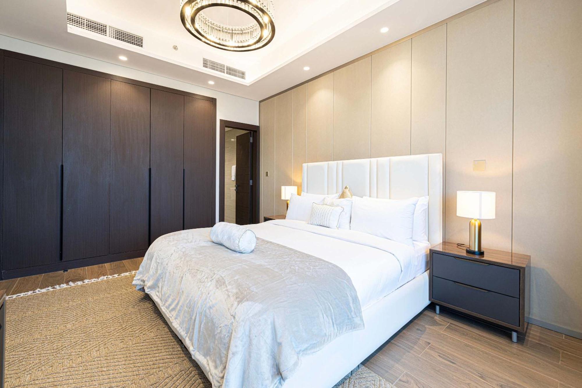 Modern 1-bedroom With Stunning Burj Khalifa And Views Apartment Dubai