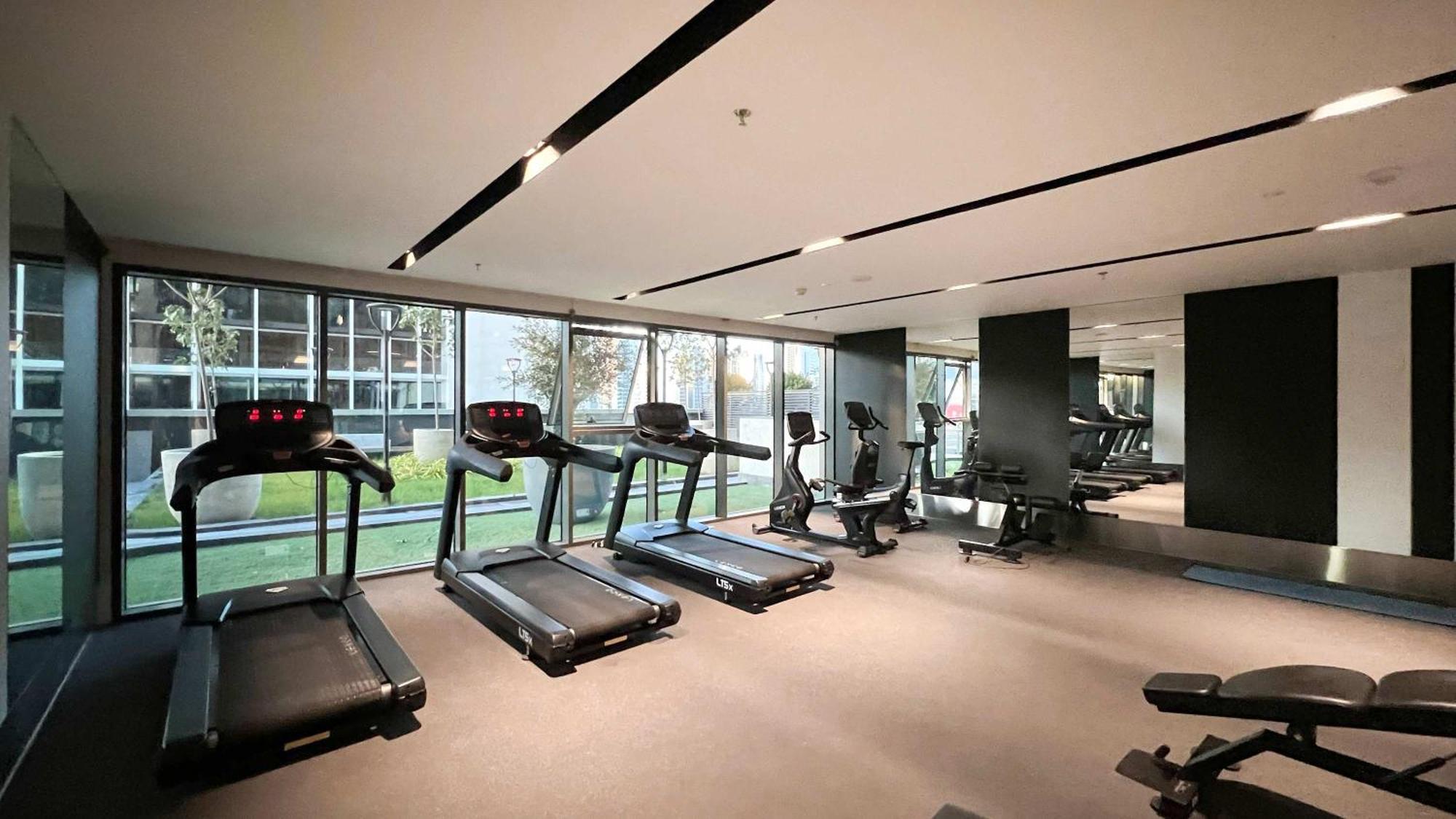 Modern 1-bedroom With Stunning Burj Khalifa And Views * Dubai